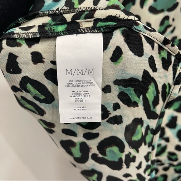 Cabi Jungle Top Green Leopard Sleeveless Size Medium Business Casual - Picture 5 of 6